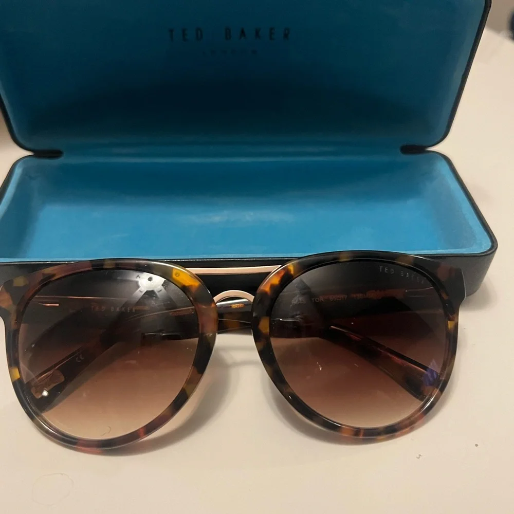 Ted Baker B645 sunglasses woman’s tortoise 55mm gradient brown sunglasses‎